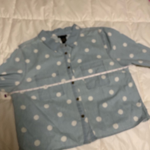 CHAMBRAY LG POLKA DOT CROPPED SHIRT (F) - Picture 9 of 11